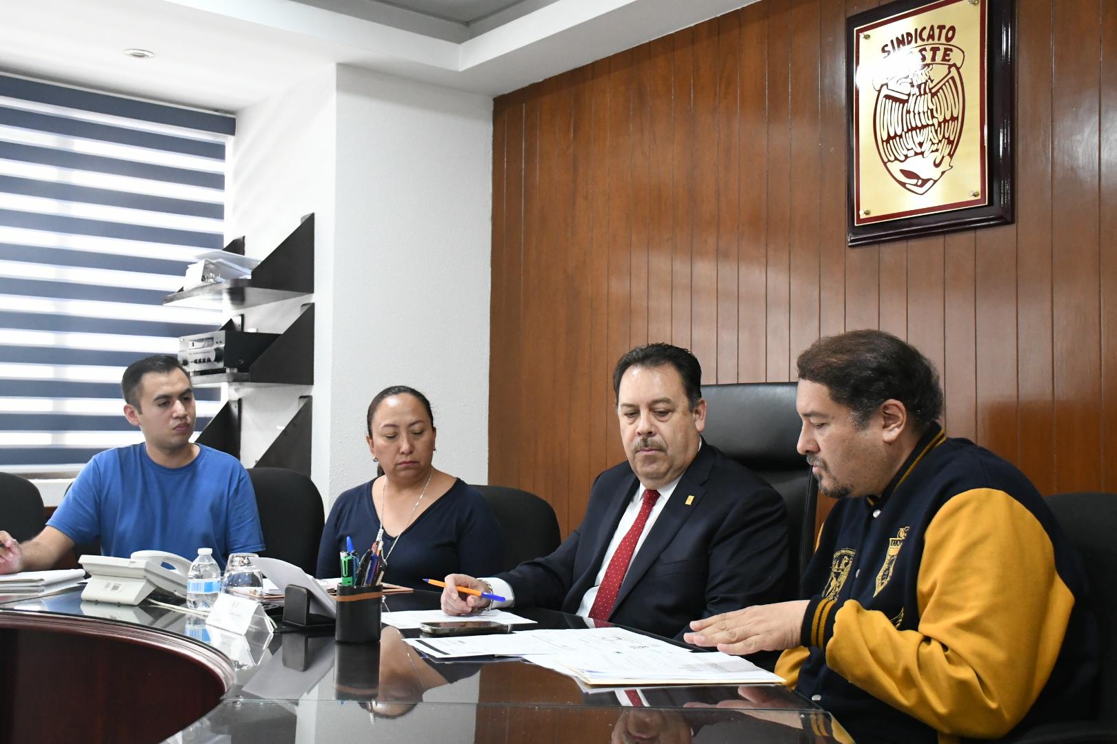 Reunión de trabajo con las Secretarías de Asuntos Jurídicos y Promoción Turística
